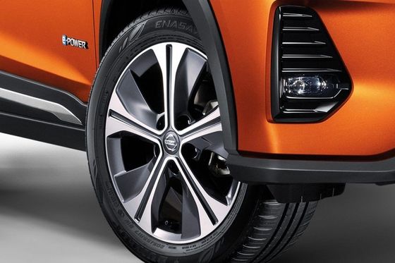 Couleurs puissance de la e d'un croisement 8 de Nissan Kicks 2023 5 Seater disponibles, kickover Niro, forestier, Vitara et Kadjar.,