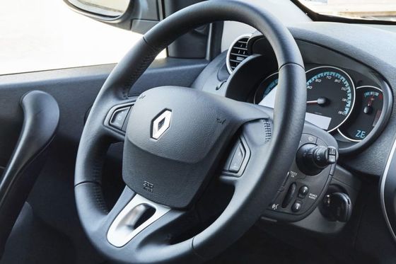 2 Seater Van avec le meilleur prix chez Renault Kangoo, et confortable aux caractéristiques, au kilomètrage, à l'allocation des places, et aux performances de moteur