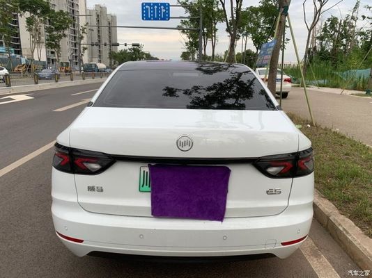 Voiture électrique multicolore du véhicule électrique pur 170km/h New Energy de Weima E5