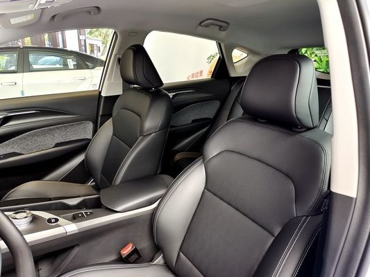 véhicules purs SUV Geely de la myrtille électrique compacte EV de la géométrie C de 400km/de 550km