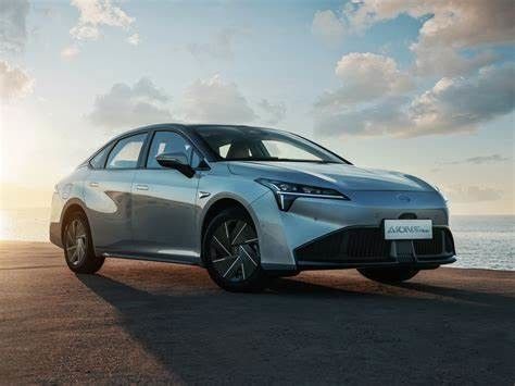 Voiture simple moyenne de berline de luxe du moteur 135kW des voitures électriques E de GAC Aion S