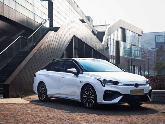Voiture simple moyenne de berline de luxe du moteur 135kW des voitures électriques E de GAC Aion S