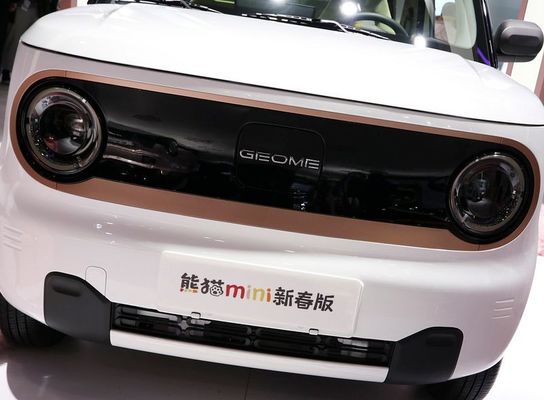 Berline avec hayon arrière New Energy électrique 120km NEDC de sièges des voitures 4 de Geely Panda Mini EV