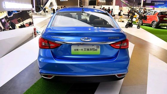 Les voitures électriques pures de Chery Arrizo E chargent rapidement la chaîne de la porte 401km de Seater 4 de la voiture 5 de SUV