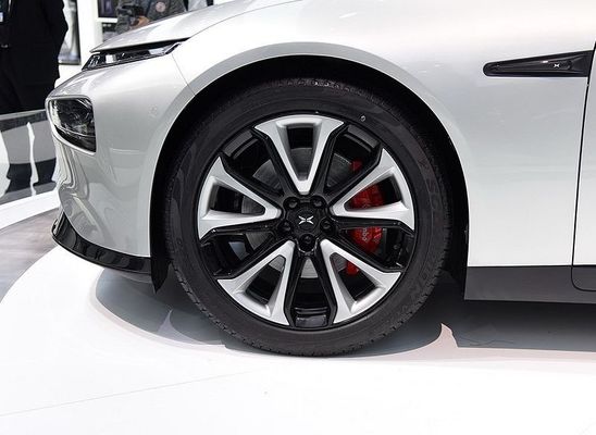 Voiture électrique Xpeng P7 Nedc 2WD 4WD 480 de limousine intelligente gamme de 586 670 706km