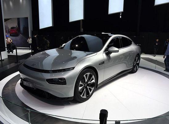 Voiture électrique Xpeng P7 Nedc 2WD 4WD 480 de limousine intelligente gamme de 586 670 706km