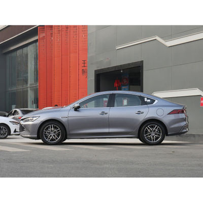 130km/h voitures électriques d'occasion BYD Qin Plus 400 véhicules électriques des fonds prévus pour le déplacement EV