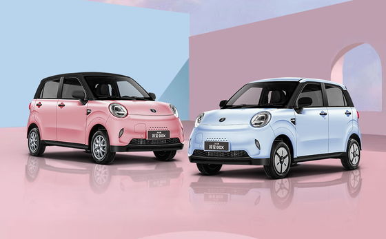 Excellent intérieur riche en configuration et design de mode à Lingbao Box EV nouvelle voiture