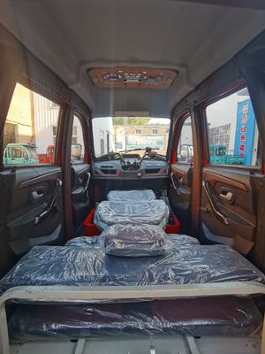 Tricycle à moteur fermé à essence avec plusieurs couleurs, vitesse maximale de 70 km/h