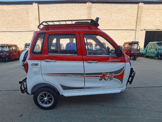 Tricycle à moteur fermé à essence avec plusieurs couleurs, vitesse maximale de 70 km/h