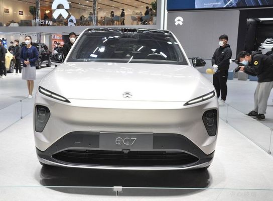 SUV à NIO EC7 75kWh Voiture électrique avec moteur fournissant 480 kW