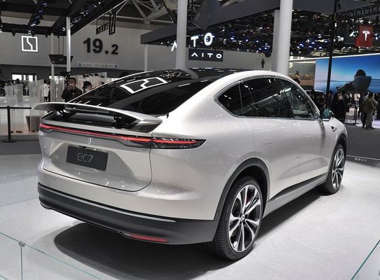 SUV à NIO EC7 75kWh Voiture électrique avec moteur fournissant 480 kW