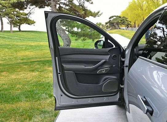 SUV à NIO EC7 75kWh Voiture électrique avec moteur fournissant 480 kW