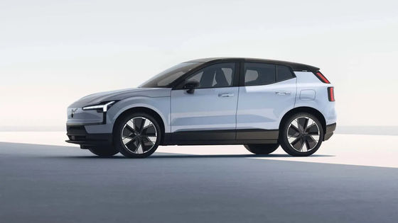 Le petit SUV électrique Volvo haut de gamme et le véhicule électrique à longue portée à Volvo EX30 en marche