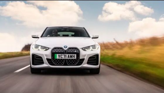 La plus récente et la traction intégrale de la BMW i4 à deux moteurs électriques