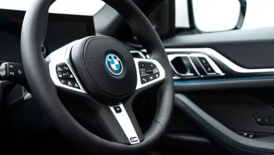 La plus récente et la traction intégrale de la BMW i4 à deux moteurs électriques