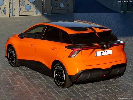 Nouvel énergie 2024 le plus chaud véhicule purement électrique MG4 EV avec 250N.m couple max. 986l extra grand espace de coffre