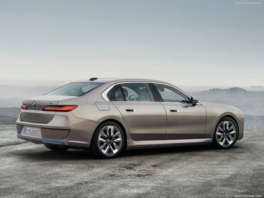 Nouveau véhicule énergétique pour BMW i7 2023 xDrive60L luxueux sièges de voiture sport pour adultes véhicules électriques