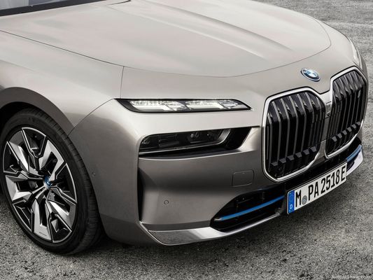 Nouveau véhicule énergétique pour BMW i7 2023 xDrive60L luxueux sièges de voiture sport pour adultes véhicules électriques