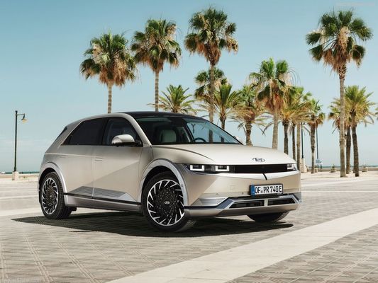 nouvelle famille de voitures tout électriques de Hyundai Ioniq5 Charmant, design futuriste avec une autonomie de 430 km