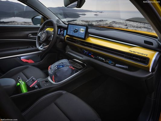 Petite voiture familiale, tout électrique SUV crossover Jeep Avenger avec WLTP400km