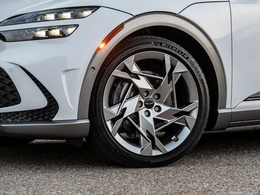 Génèse GV60 Upmarket Tout électrique voiture familiale Avec 76,4kwh batterie 350Nm De couple Boost & Drift modèle