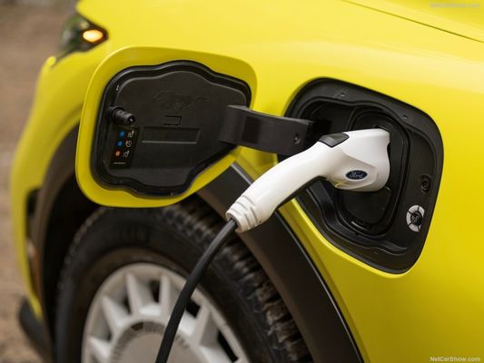 Une suspension de rallye unique, une voiture familiale, un sentiment de course au Ford Mustang Mach-E Rally (2024) 480 chevaux