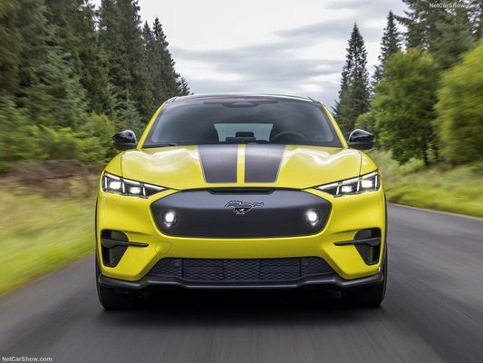 Une suspension de rallye unique, une voiture familiale, un sentiment de course au Ford Mustang Mach-E Rally (2024) 480 chevaux