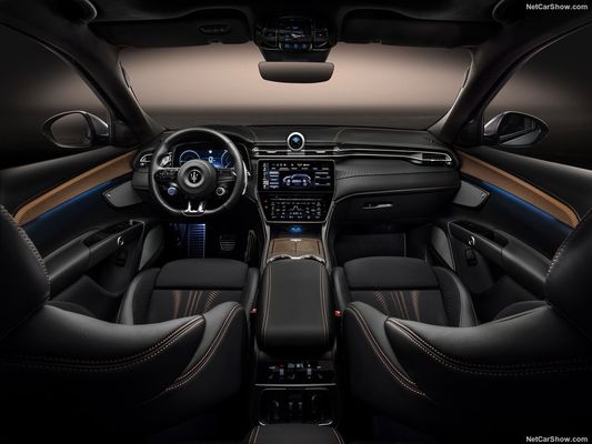 Une voiture électrique pure avec 450 kilomètres et une vitesse maximale de 325 km/h