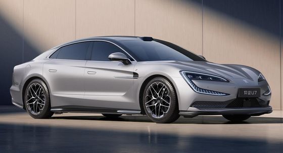 PRESALE 2024 Nouveau véhicule électrique BYD Yangwang U7 Sedan Résistance au vent de Cd 0,195 240 kW de puissance du moteur