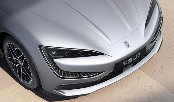 PRESALE 2024 Nouveau véhicule électrique BYD Yangwang U7 Sedan Résistance au vent de Cd 0,195 240 kW de puissance du moteur