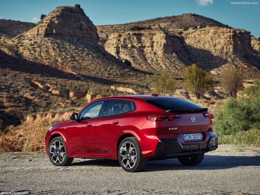 Vente à chaud voiture électrique longue portée 2024 pour BMW IX2 449Km High Speed Auto voiture nouvelle énergie