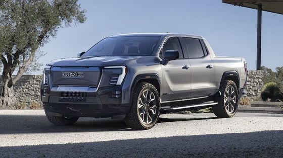 Le groupe motopropulseur à double moteur GMC Sierra EV avec 754P est conçu pour remorquer jusqu'à 9500 livres et peut transporter jusqu'à 1300 livres de charge utile
