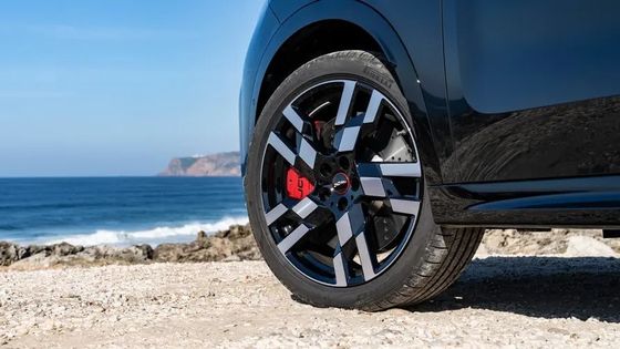 2024 Pure voiture électrique Mini Cooper Countryman E SUV de famille en forme de boîte 462km de portée avec 150km de puissance du moteur