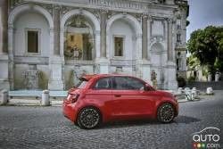 2024 FIAT 500e FWD Mini voitures électriques 42kwh batterie avec 94mph vitesse maximale