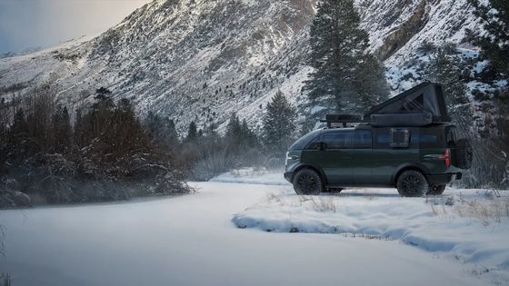 Une camionnette spécialement conçue pour le trcuk Canoo, avec un lit de 8 pieds et un espace de rangement.