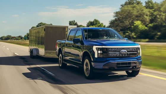 voiture électrique Ford F-150 Lighting pickup purement électrique avec une grande autonomie et un grand stockage