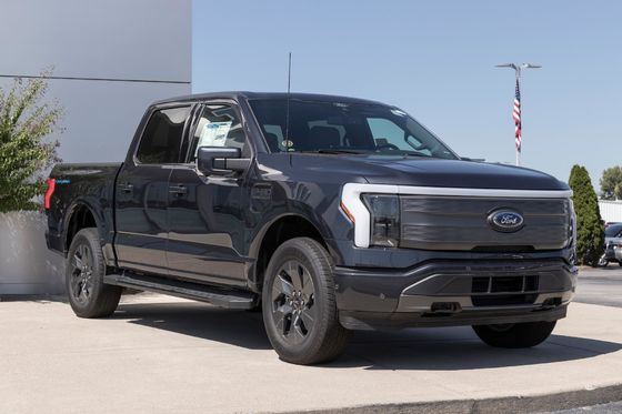 voiture électrique Ford F-150 Lighting pickup purement électrique avec une grande autonomie et un grand stockage