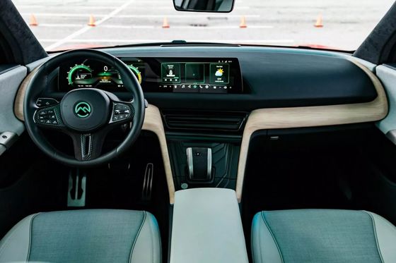 2024 Mullen GT Pure Electric Sports Car avec une autonomie de 380 km 4.2s Accélération de 0 à 100 km/h