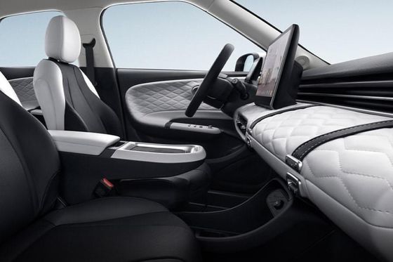 Les dernières voitures purement électriques Dongfeng Nammi 01 Hatchback EV Et une portée impressionnante Et une batterie à l'état solide