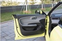 Les dernières voitures purement électriques Dongfeng Nammi 01 Hatchback EV Et une portée impressionnante Et une batterie à l'état solide