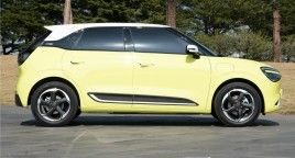 Les dernières voitures purement électriques Dongfeng Nammi 01 Hatchback EV Et une portée impressionnante Et une batterie à l'état solide