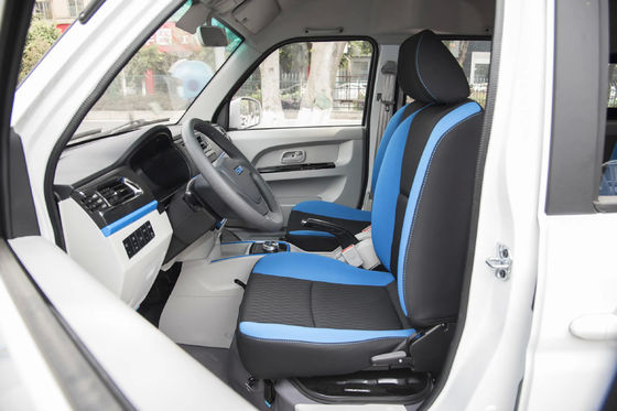 2023 édition standard Pure Electric Mini Passenger Car avec une autonomie de 238 km et une porte coulissante pour faciliter l'utilisation