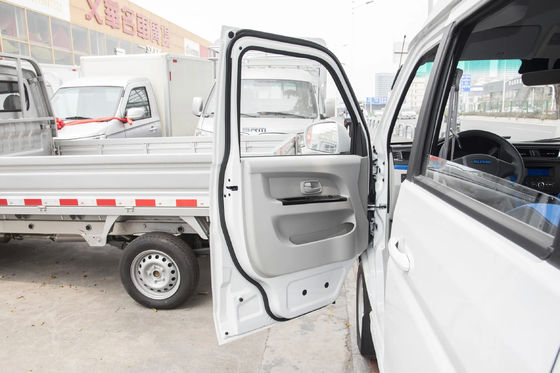 2023 édition standard Pure Electric Mini Passenger Car avec une autonomie de 238 km et une porte coulissante pour faciliter l'utilisation