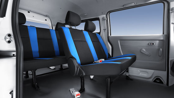 2023 édition standard Pure Electric Mini Passenger Car avec une autonomie de 238 km et une porte coulissante pour faciliter l'utilisation