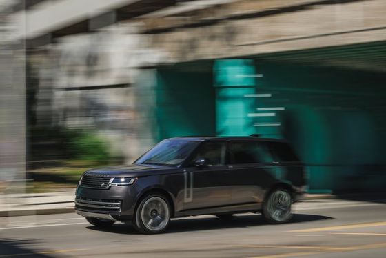 Puissante voiture électrique écologique Autonomie supérieure à P550e Puissant groupe motopropulseur hybride w Puissant groupe motopropulseur hybride Vitesse 242 km/h