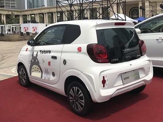 Véhicules électriques pures Roewe Clever Tout électrique Mini voiture électrique 4 places Avec 311 km de portée disponible