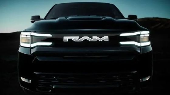Tout électrique zéro émission Ram 1500 REV Avec des repères exceptionnels dans le remorquage, une portée de 350 miles à 168kwh batterie