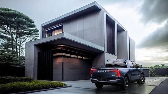 Tout électrique zéro émission Ram 1500 REV Avec des repères exceptionnels dans le remorquage, une portée de 350 miles à 168kwh batterie