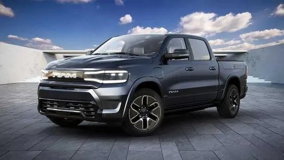 Tout électrique zéro émission Ram 1500 REV Avec des repères exceptionnels dans le remorquage, une portée de 350 miles à 168kwh batterie